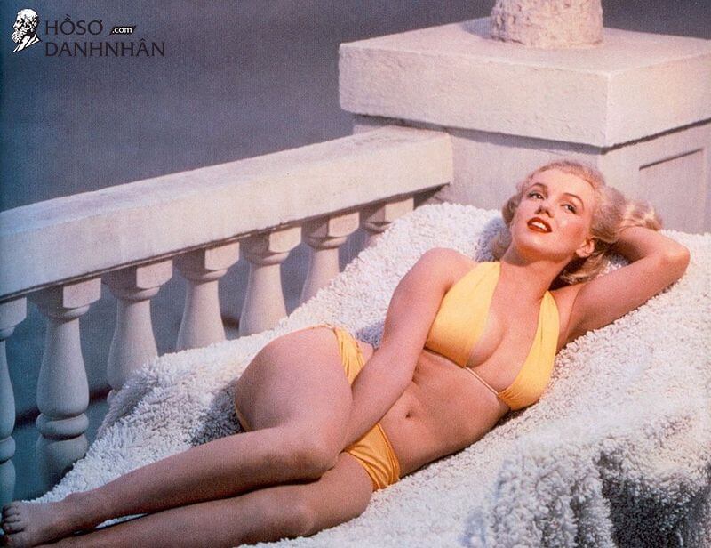 12 khoảnh khắc thời trang không thể bỏ qua của Marilyn Monroe