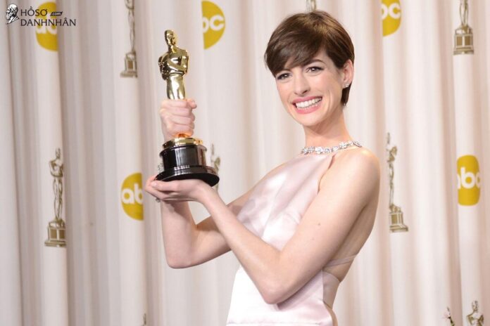 Anne Hathaway: Nữ minh tinh bị ghét nhất Hollywood chỉ vì... quá hoàn hảo