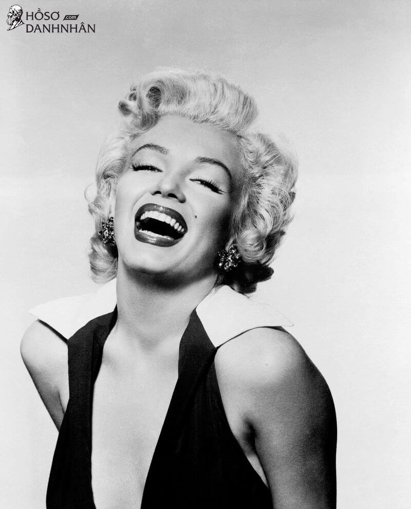 Cái chết đầy uẩn khúc của huyền thoại Marilyn Monroe: Liệu là "tự sát" hay "bị ám sát"?
