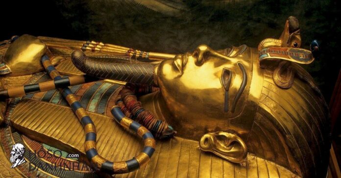 Hé lộ câu chuyện bí ẩn về việc tìm kiếm quan tài vàng khối của pharaoh Tutankhamen