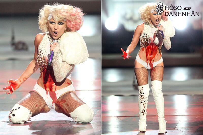 "Mẹ quái vật" Lady Gaga và những bộ cánh có 1-0-2 đã từng làm thế giới chao đảo