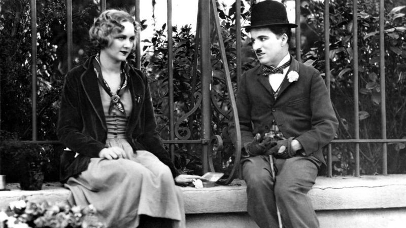 Tiểu sử Charlie Chaplin: Sống thác loạn khủng khiếp, 4 cuộc hôn nhân và bi kịch không thể biết bố là ai