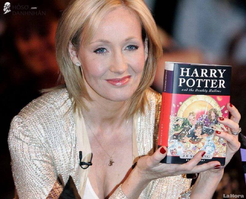 Tiểu sử J.K. Rowling: mẹ đẻ của bộ truyện Harry Potter nổi tiếng thế giới