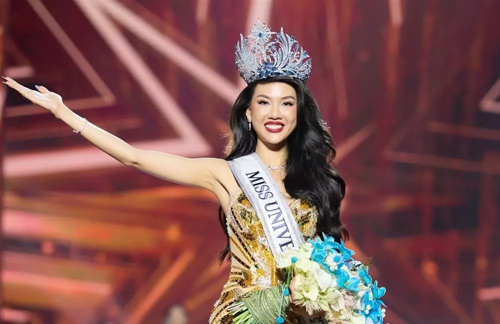 Tân Miss Universe Vietnam 2023 Bùi Quỳnh Hoa bị khui lại video nói sai câu tục ngữ cơ bản gây tranh cãi